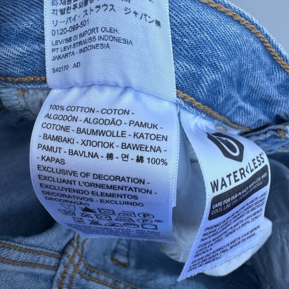 Levi’s Wedgie Straight Light Wash Raw Hem Button Fly High Rise Jeans Size 25 - Picture 14 of 14
